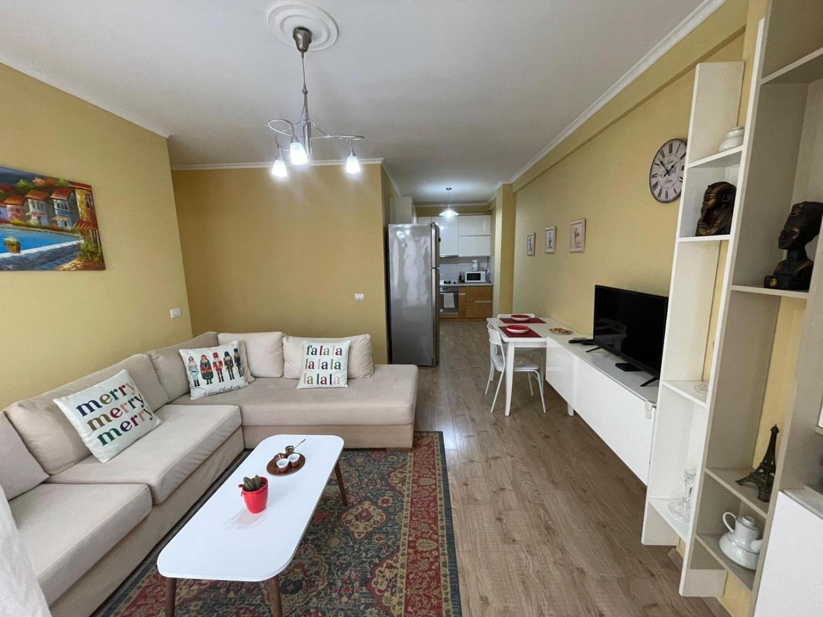 Ergi'S Host Apartment 티라나 외부 사진
